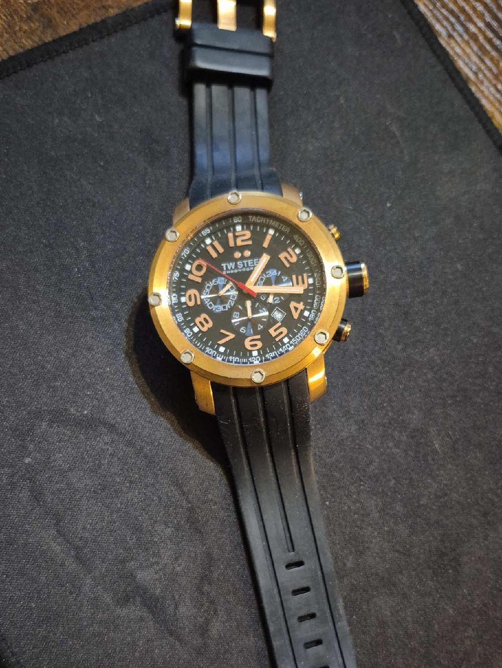 TW Steel Grandeur TW131 diver watch